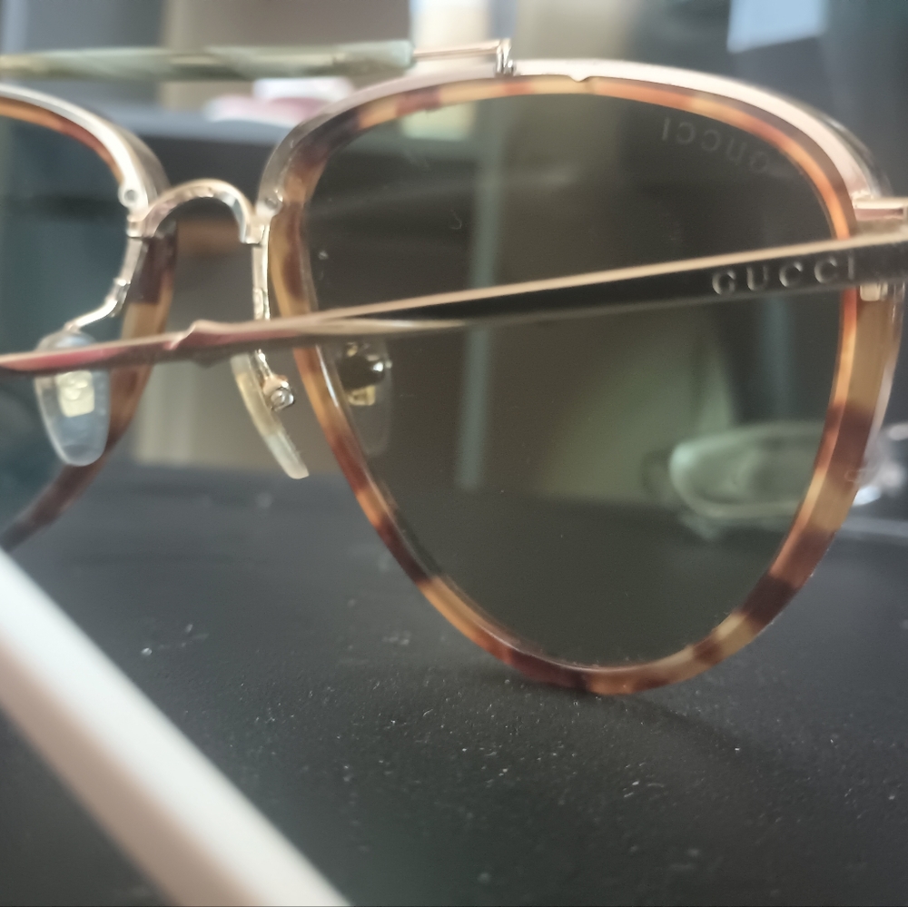 Gucci Sunglasses - Picture 2 of 4